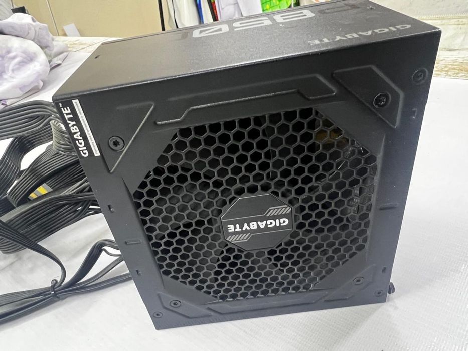 Блок питания gigabyte 850