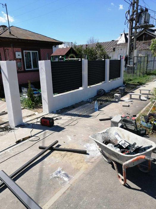 Garduri si porti din panouri stil jaluzele si alte modele disponibile