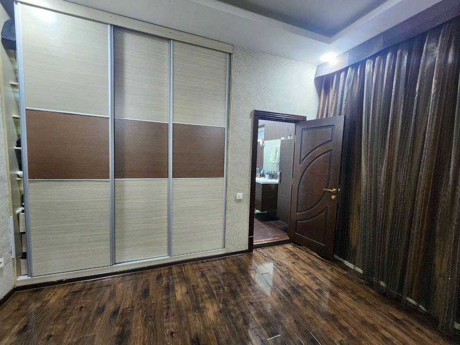 Продается дом 6.7 соток в центре города для бизнеса или для евро дома