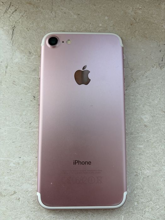 Iohone 7 roz 32 gb 82% baterie
