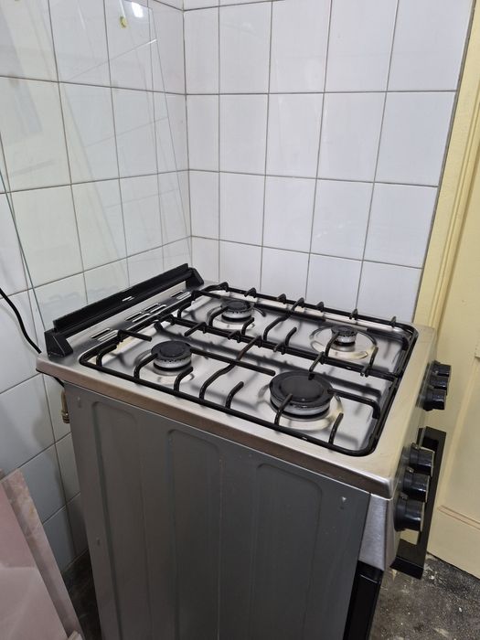 Argaz BEKO inox, 4 arzatoare, gaz+electric