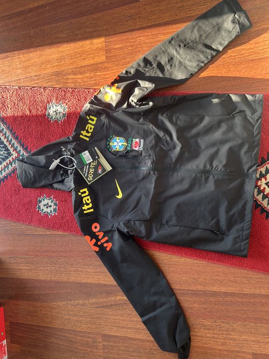 Foita nike collab cu barzilia editie limitata