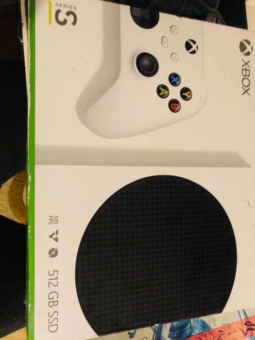 Продам Xbox series S в идеальном состоянии
