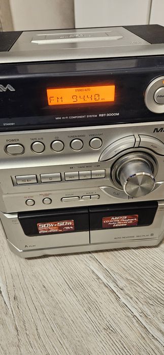 Combina muzicala aiwa