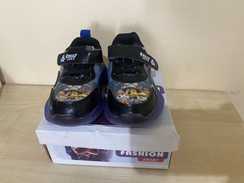 Нови светещи маратонки Пес патрул