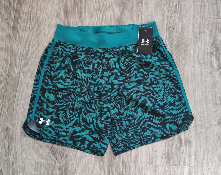 Нови дамски шорти Under Armour M size
