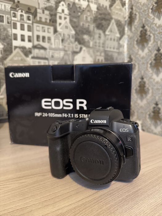 Продам Canon R с комплектом