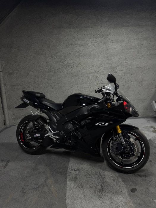 Yamaha yzf r1 2007 срочно в отличном состоянии