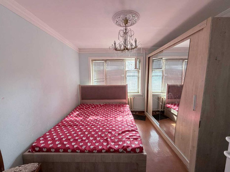 метро ХАМЗА 3/3/5  СРОЧНО !