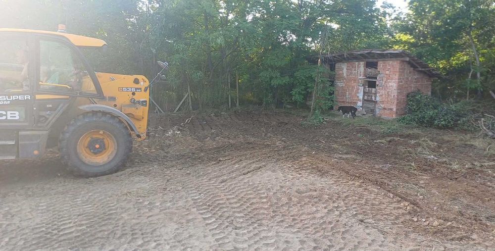 Предлагам: • Косене на дворове • Почистване на мазета