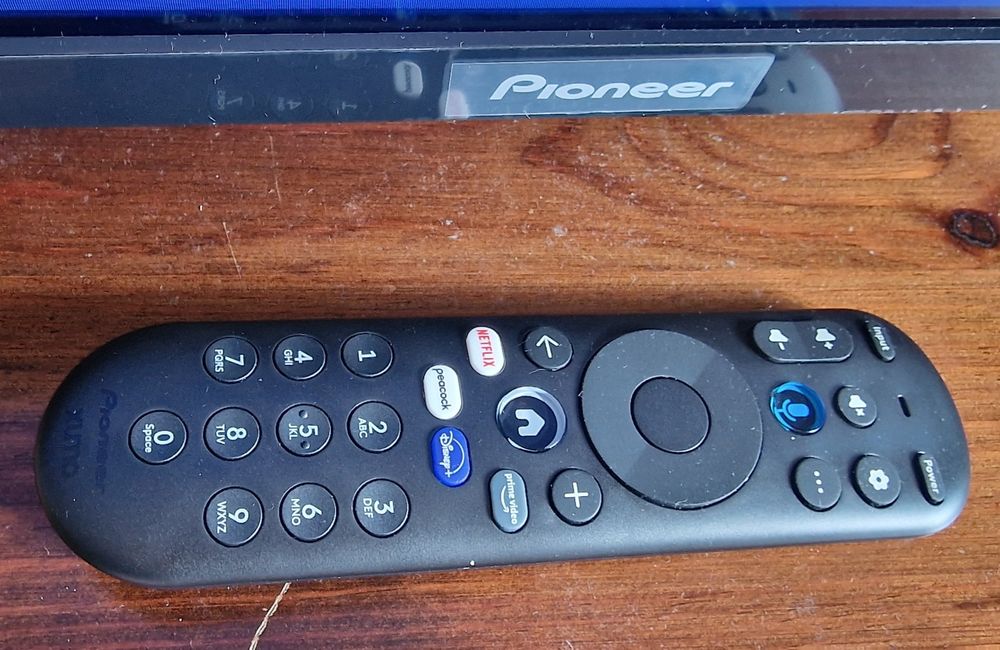 Продавам 55 инча 4К, нов смарт ТВ Pioneer Xumo