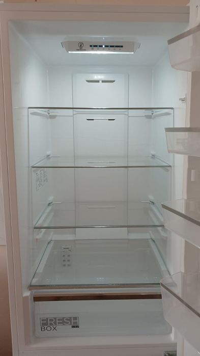 Холодильник  Midea