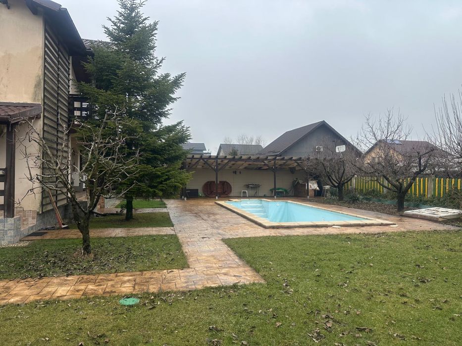 Vilă spațioasă 200 mp + curte 1000 mp, piscină, loc de joaca pentru copii – Găneasa, Ilfov