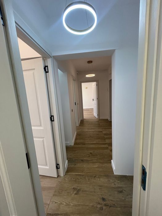 9 mai, Billa: Apartament de 2 camere dec, renovat, gol