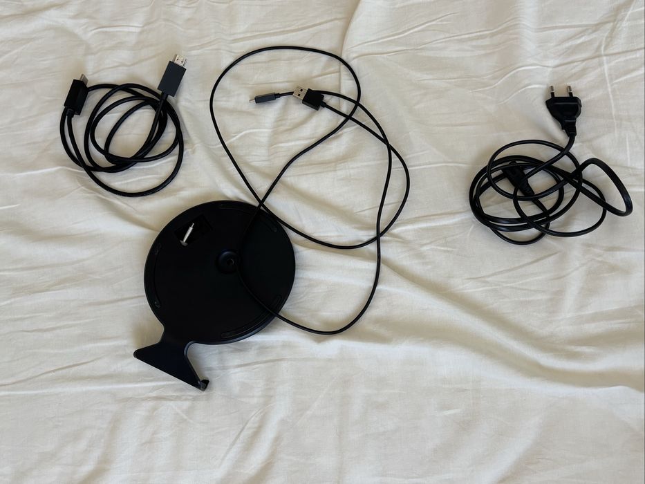 PlayStation 5 Disc Edition + 2 DualSense контролера + 8 игри