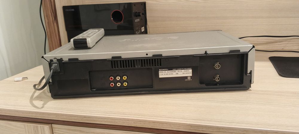 Видеомагнитофон  SONY