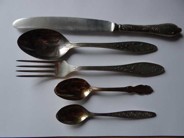 Посребрени прибори за хранене