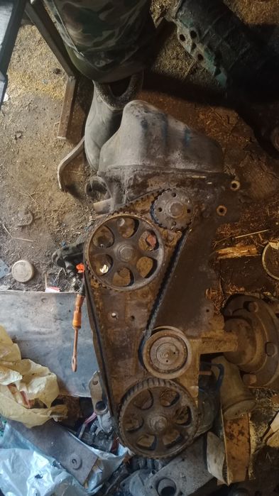 Продам двигатель Ауди 80 1.8 и черепаха