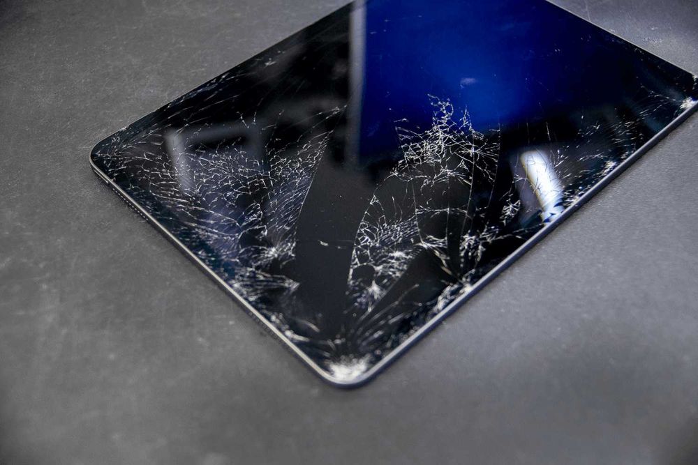 Ремонт iPhone/iPad/Macbook