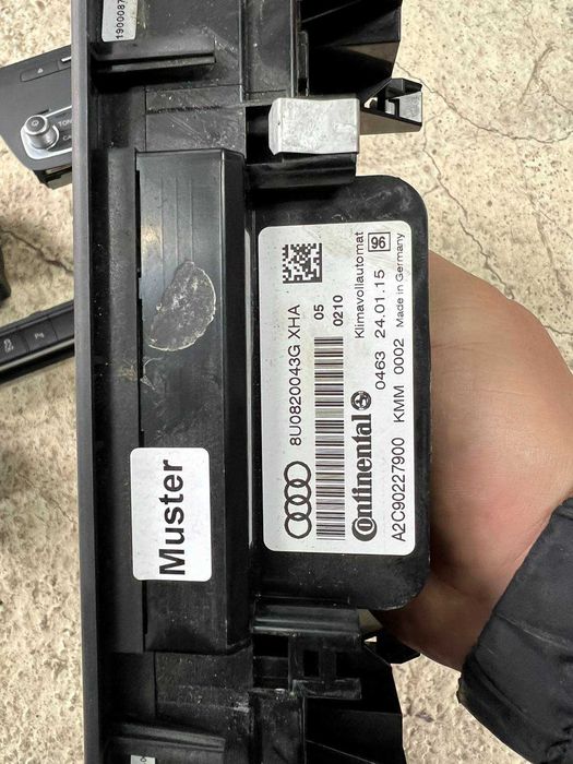 Дисплей навигация Multimedia климатроник екран Audi Q3 Ауди 8U0