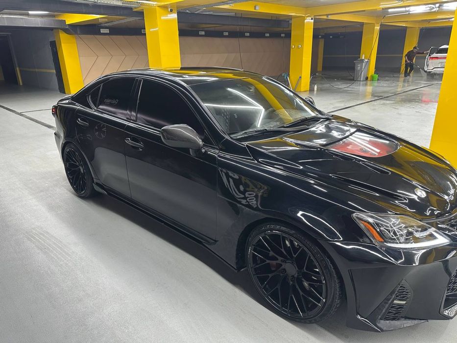 Lexus IS350  F restayling sotiladi