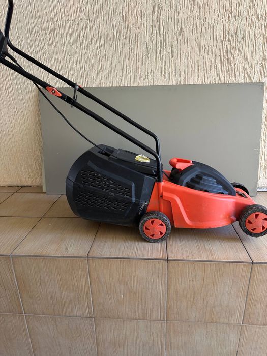 Продам Газонокосилку