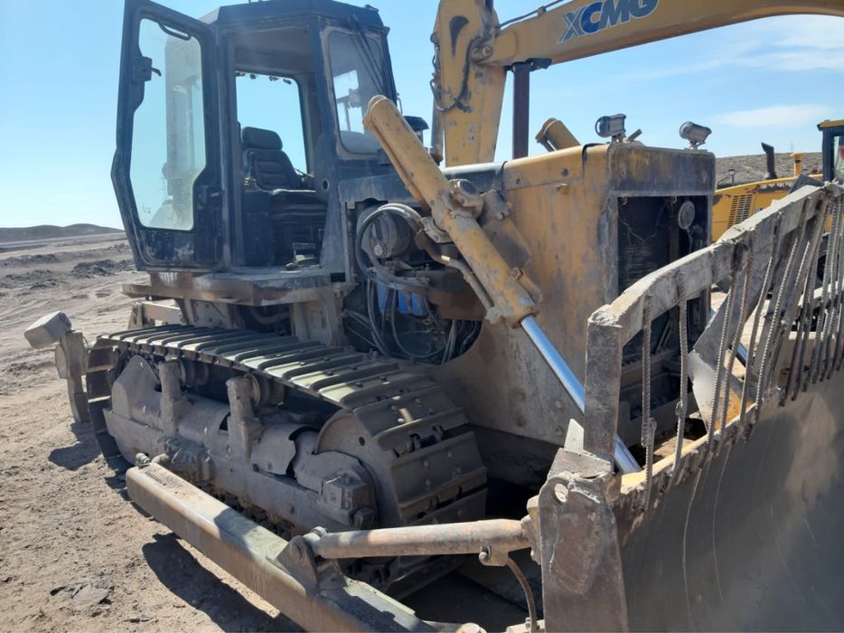 Продам на запчасти Бульжлзер шантуй сд 16, shantui