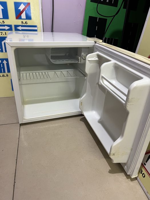 Продам мини холдильник