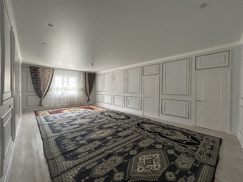 Үй сатылымда 7бөлмелі