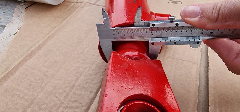 Cilindru hidraulic 720 mm tija 40 mm bolturi 30 mm grosime preț 790 le