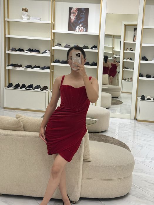 Красивое  бархатное платье