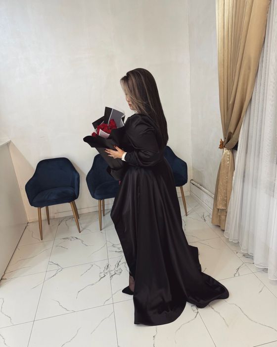 Продам платье со шлейфом