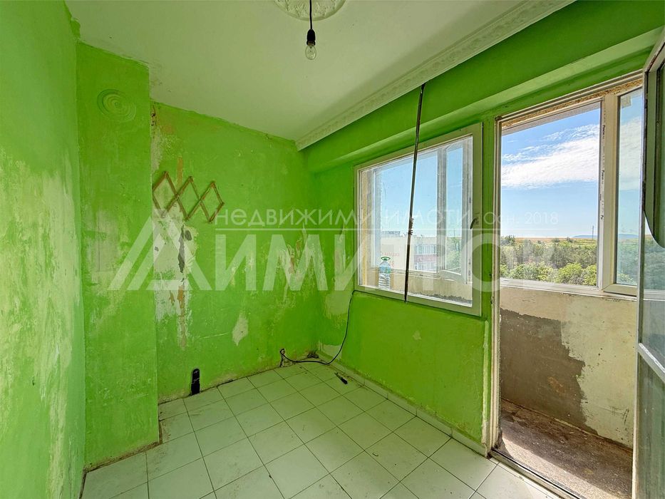 Продава апартамент тип гарсониера 42 кв.м. в гр. Нови пазар, САНИРАН жилищен блок - снимка 7