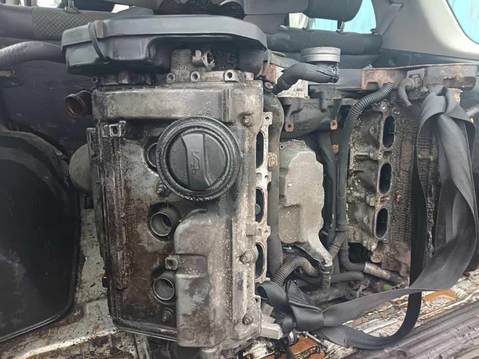 Двигател vw audi   2.4 бензин