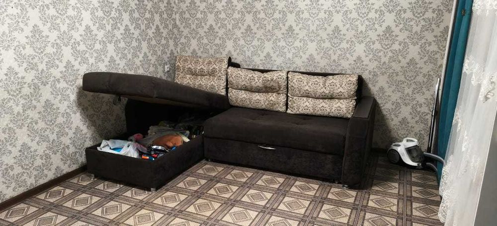 диван угловой с оттоманкой