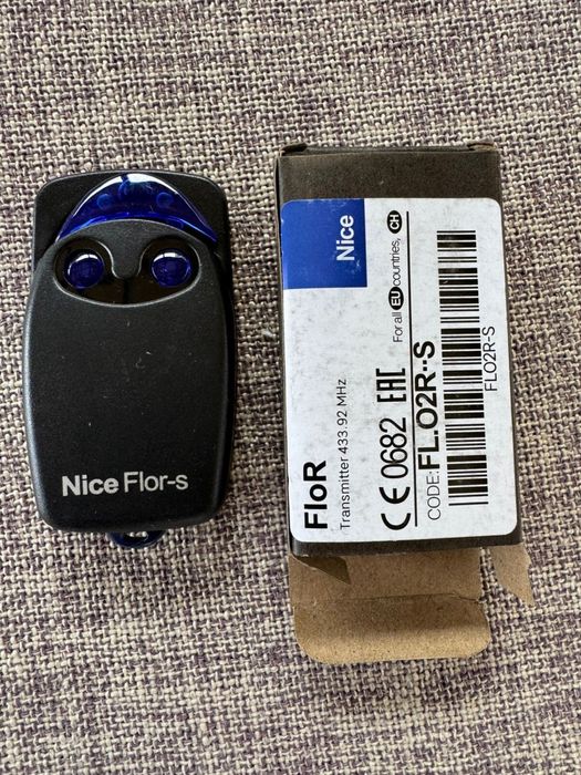 Пульт NICE Flor-s для ворот и шлагбаумов