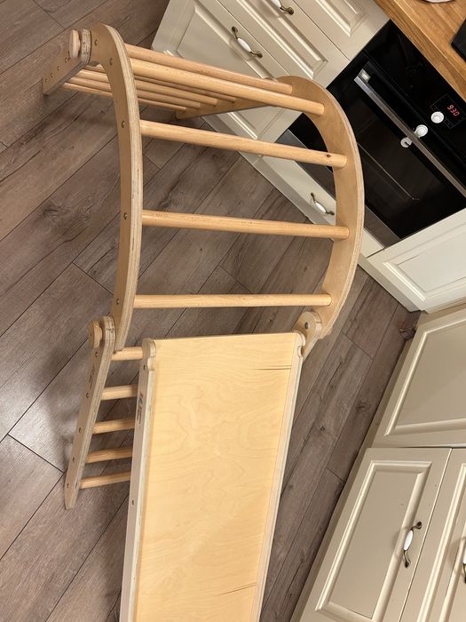 Модифициращ се Пиклер триъгълник с арка и пързалка