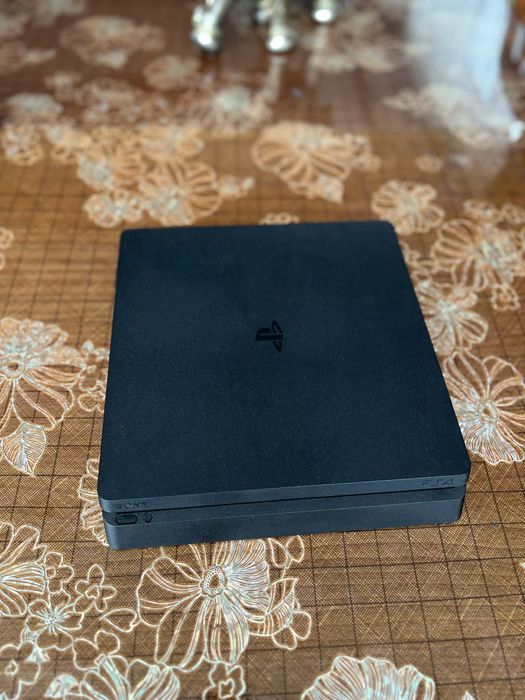 Playstation 4 pro slim