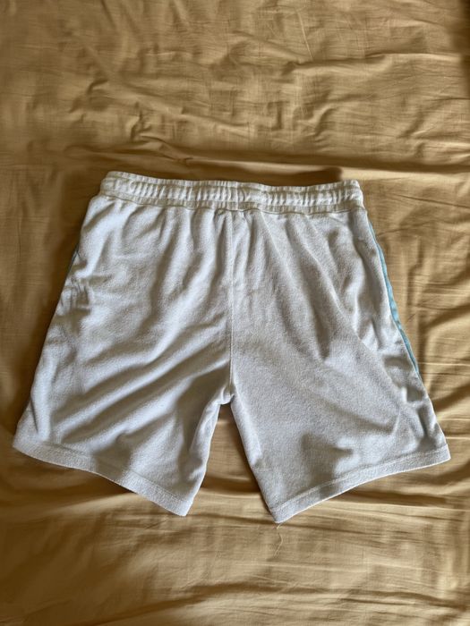 Продавам мъжки екип на Ellesse!