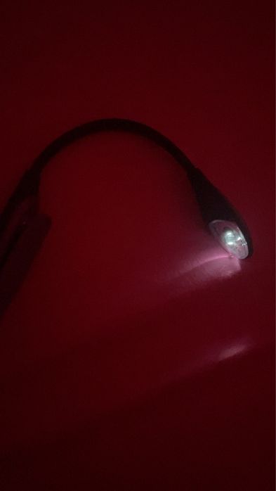 Книжна лампичка на батерии