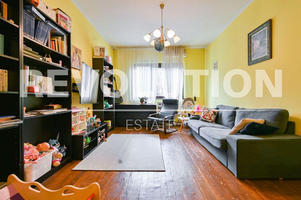 Двустаен апартамент в ж.к. Оборище