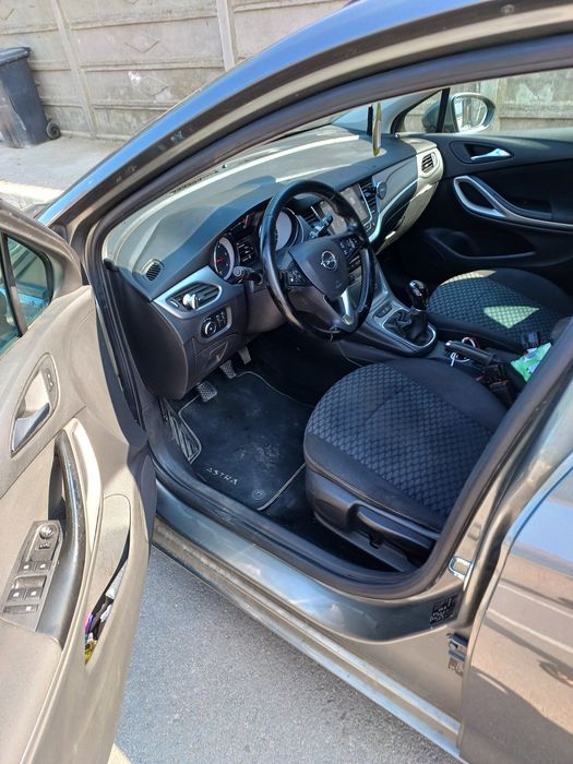 Masina de vanzare opel astra