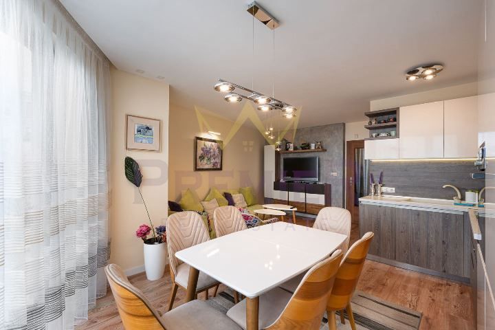 Продава се Тристаен апартамент в Варна, Бриз - 145 кв.м за 1179 €/кв.м - Снимка #2