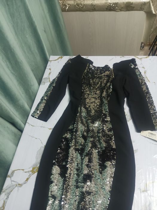 Продаеться вечерние платья