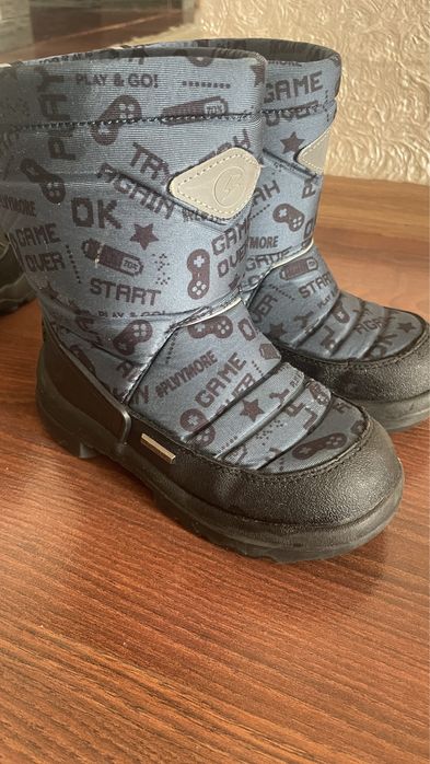 Продам зимние сапоги для мальчика