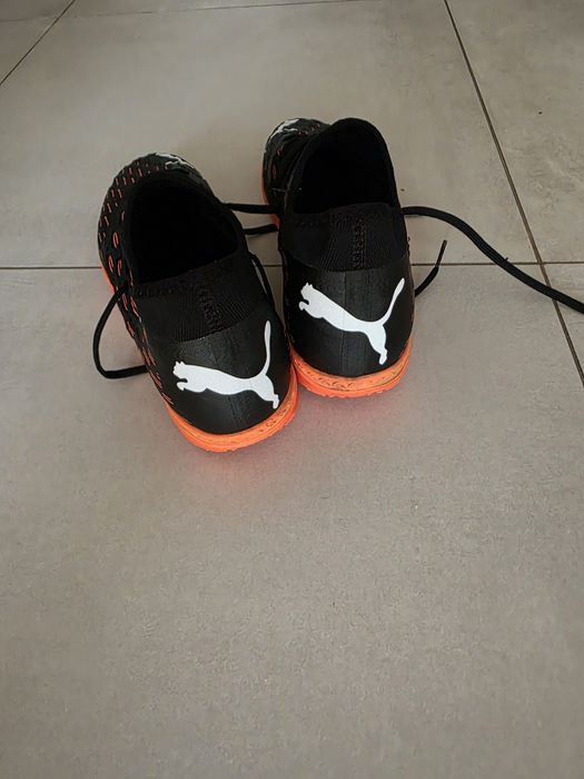 Vand adidași de fotbal Puma