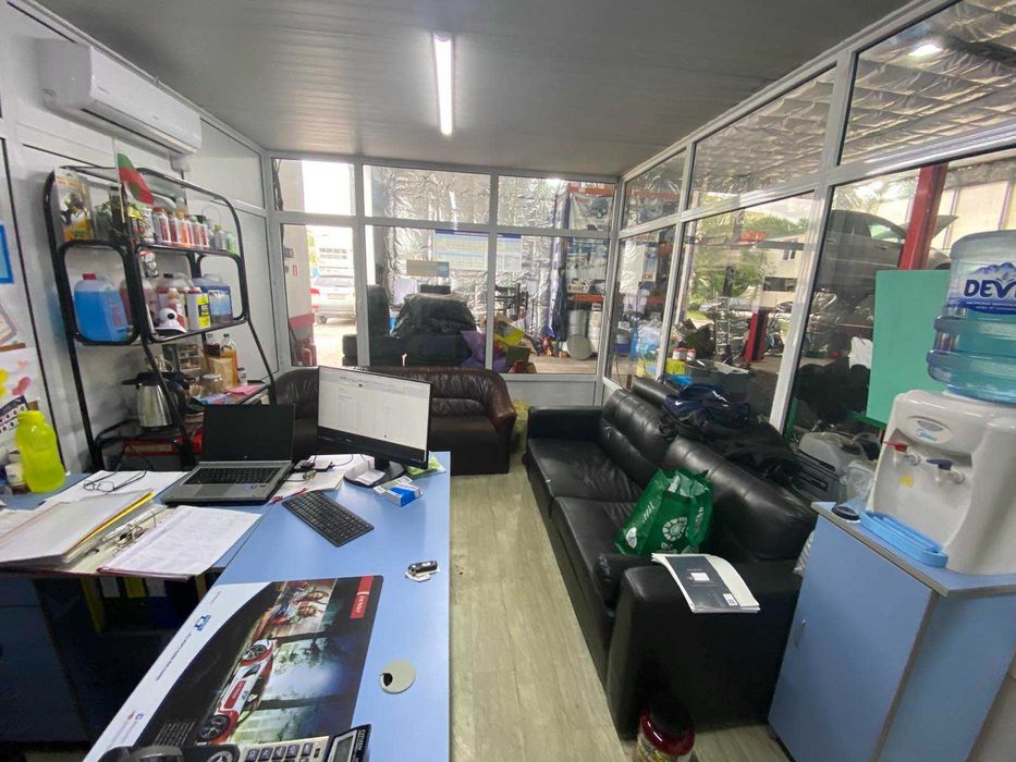 Продавам офис помещение изработено от алуминиева дограма