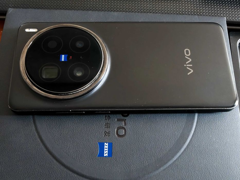 Смартфон Vivo X200 pro