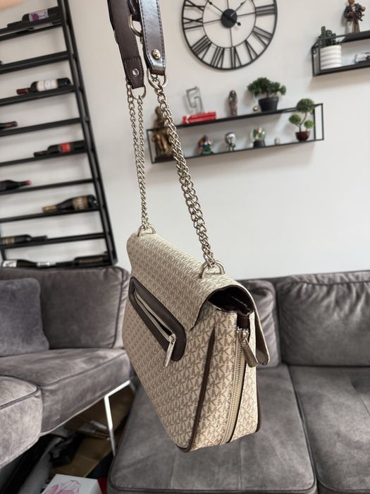 Дамска чанта Michael Kors .