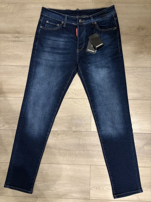 Blugi Dsquared2 , noi cu eticheta